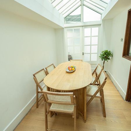 2Bedroom Gem In The Heart Of Kensington 런던 외부 사진