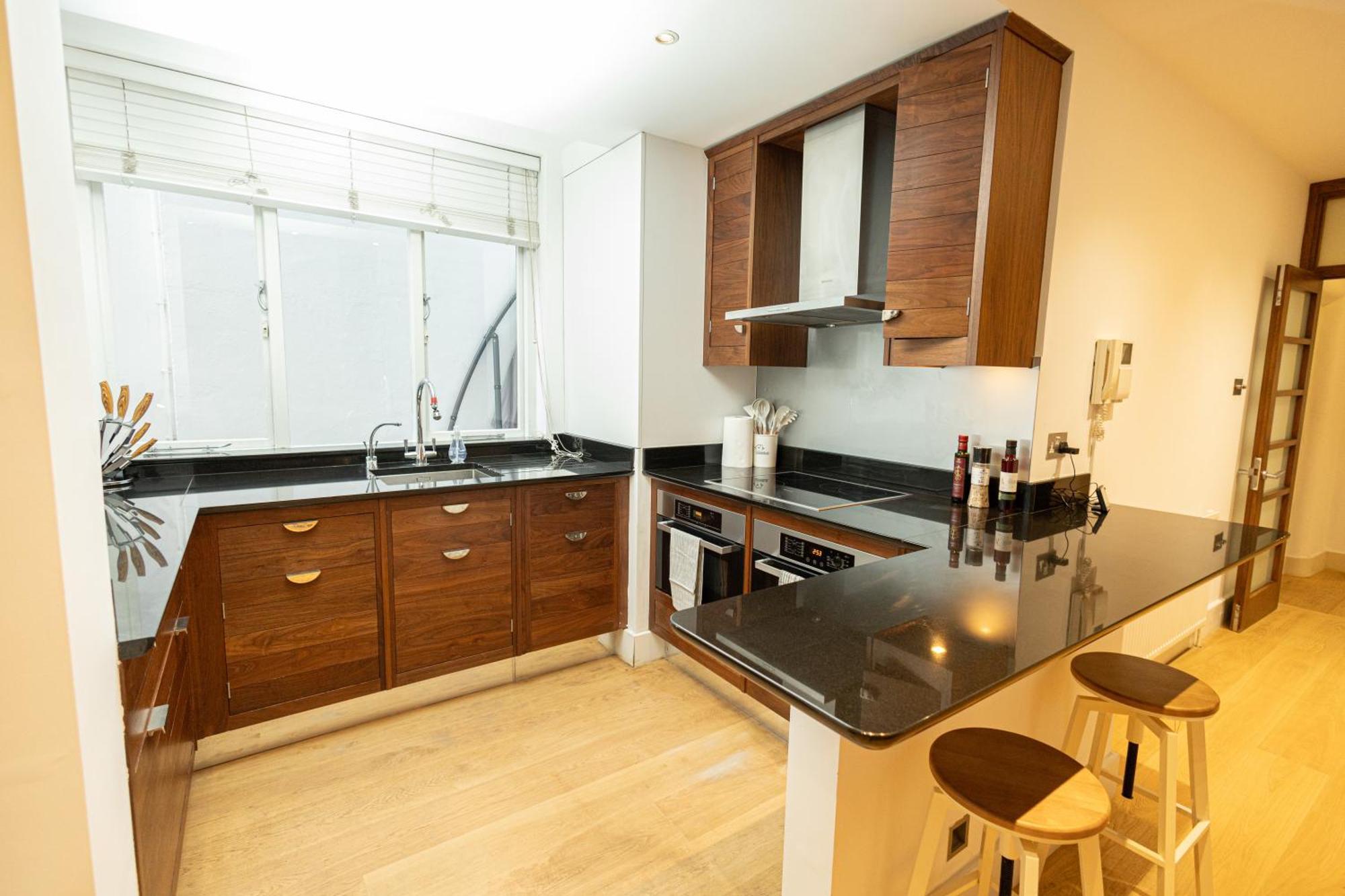 2Bedroom Gem In The Heart Of Kensington 런던 외부 사진