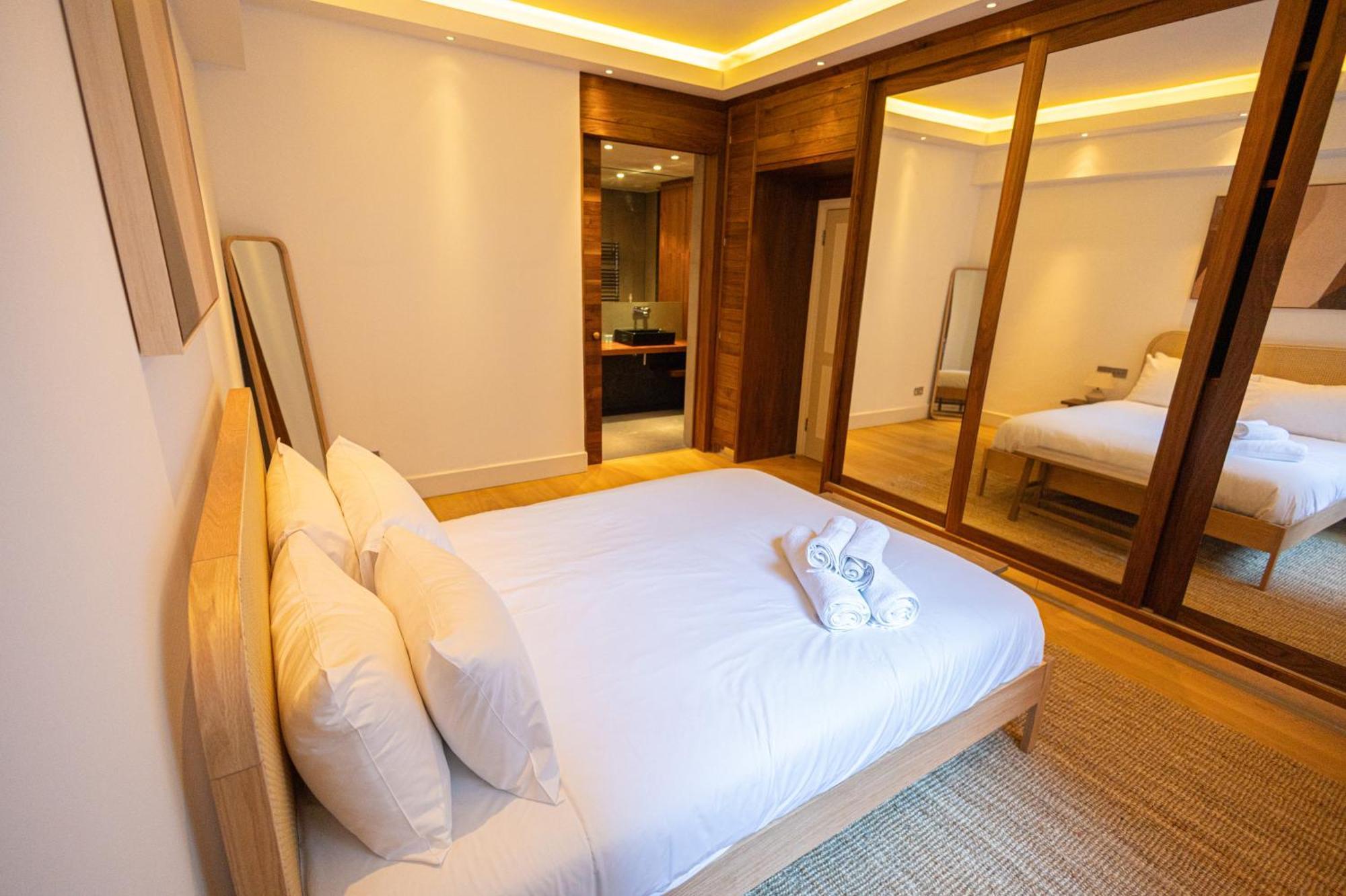 2Bedroom Gem In The Heart Of Kensington 런던 외부 사진
